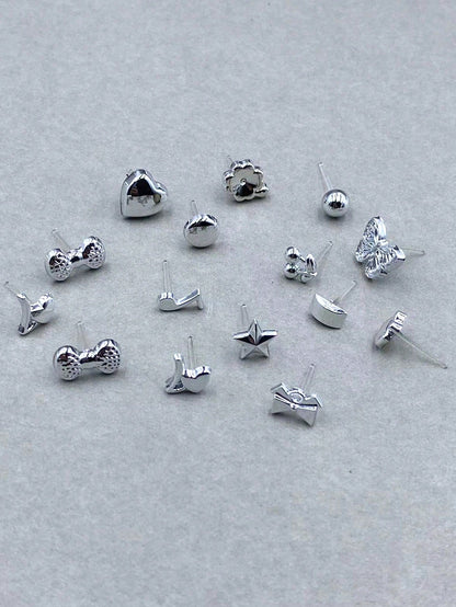 36 pares Juego surtido de aretes de botón hipoalergénicos de plástico con diseños de corazón, estrella, mariposa, corona y nota musical para mujeres