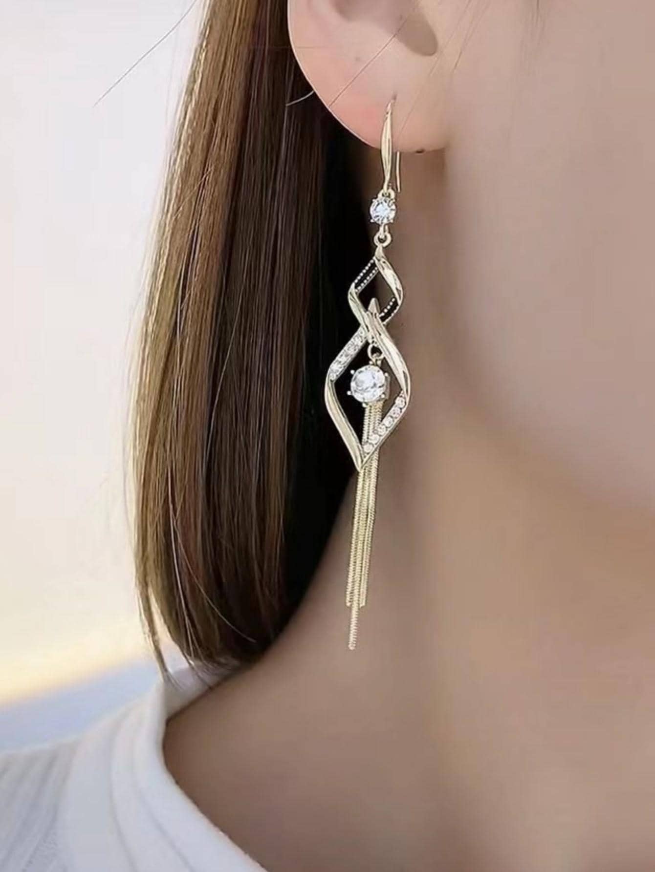 Pendientes largos con diseño de diamante de imitación