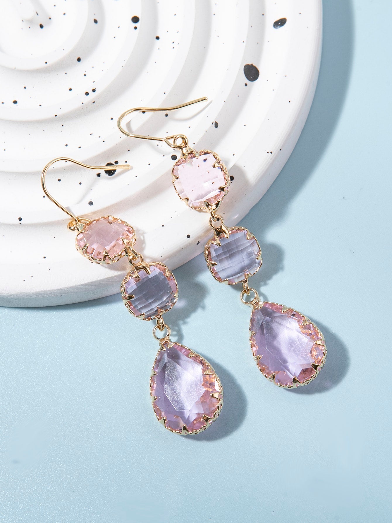 1 par de pendientes de mujer de cristal transparente con bisel metálico, ganchos para las orejas brillantes y lujosos, adecuados para uso diario, fiesta, noche, regalo