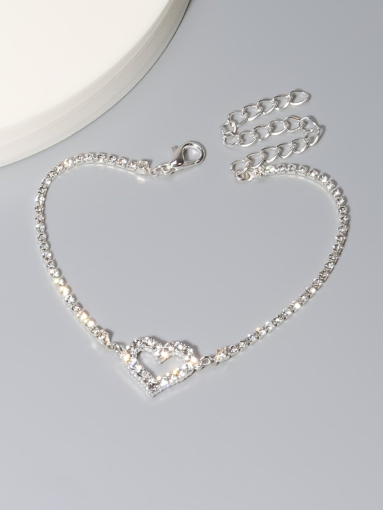 Pulsera temática del Día de San Valentín Corazón hueco lleno de diamantes de imitación brillantes Pulsera de cadena ajustable para su ser querido