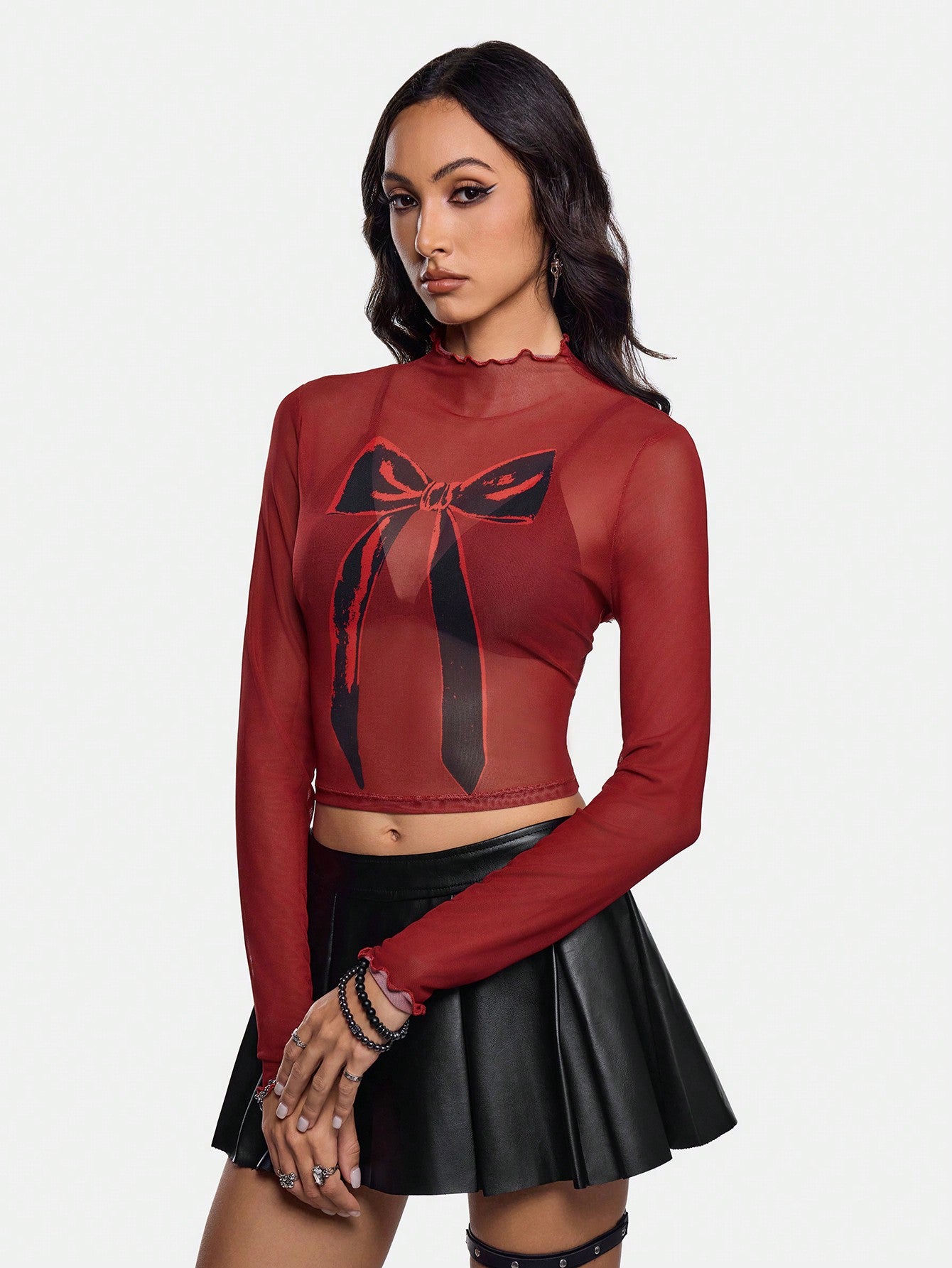 Warp Atelie Top corto ajustado con estampado de malla de lazo oscuro, ropa de mujer para otoño e invierno