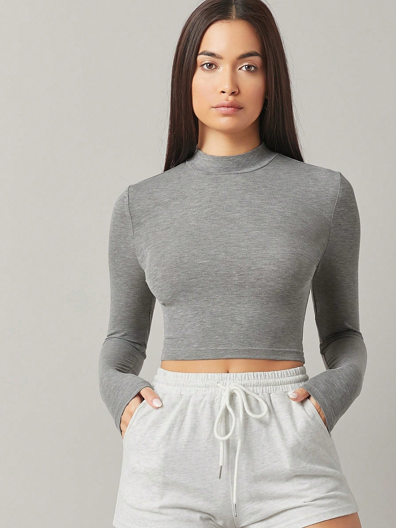 SHEIN BASICS Camiseta corta unicolor de cuello alto