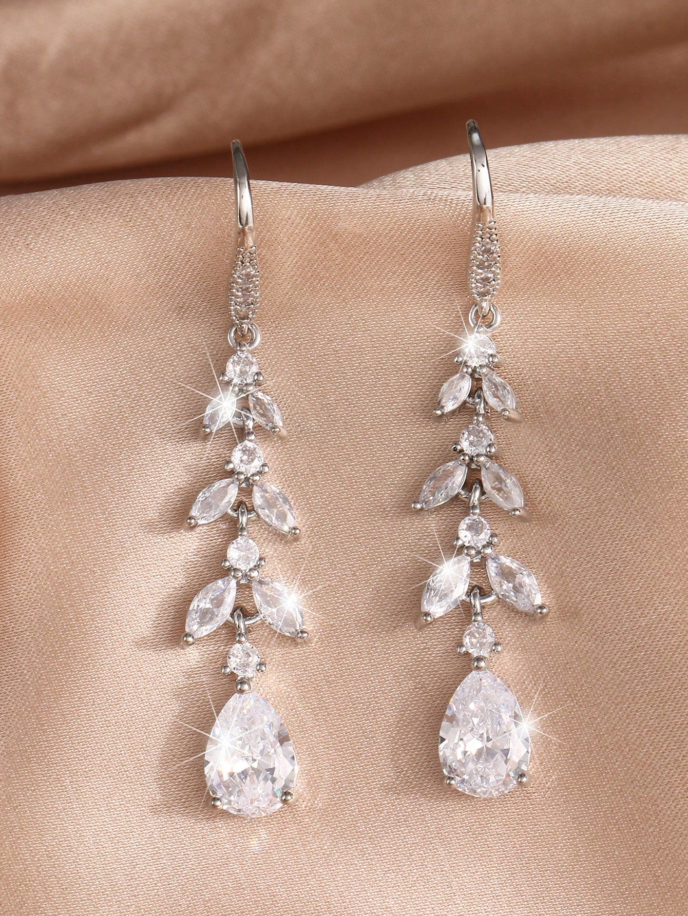 2 piezas Pendientes colgantes largos con hoja, chapados en plata con circonita cúbica, pendientes de lujo para novia, boda, joyería de compromiso, aniversario, regalo para novia, esposa, pareja, San Valentín