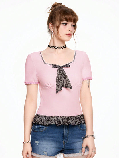 ROMWE Kawaii Camiseta de señora de cuello de escote redondo con detalles de estampado de leopardo y lazo, ajustada en la cintura