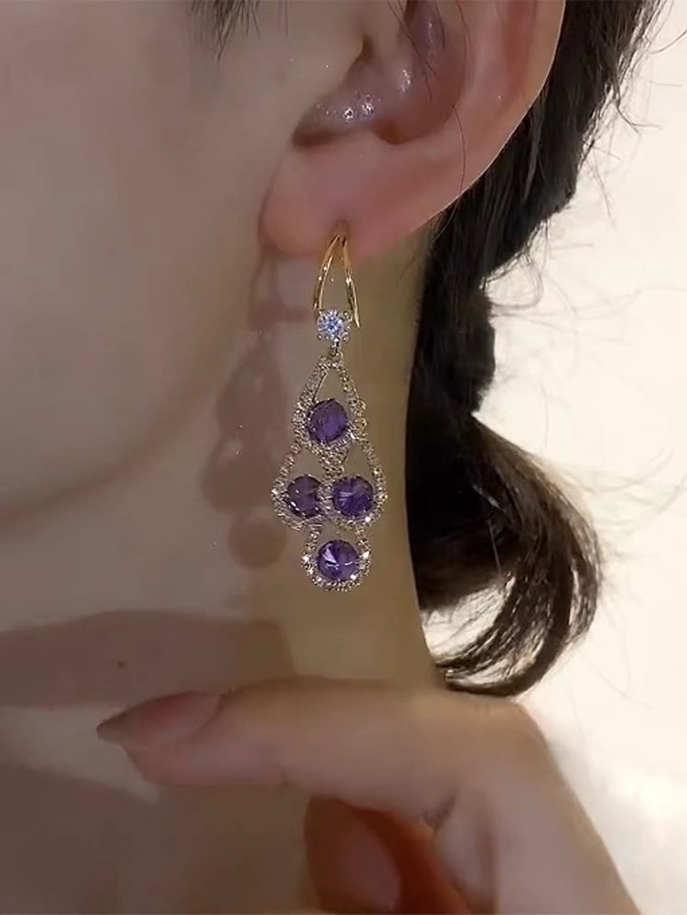 Pendientes de gota de agua de circonia morados de moda