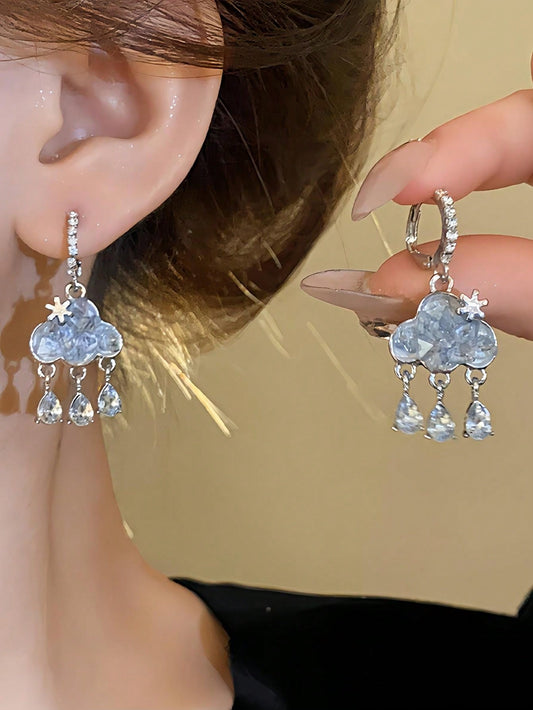 1 par de aretes con gotas de borla con nubes de rhinestone azul de diseño único, ¡Hermosos!