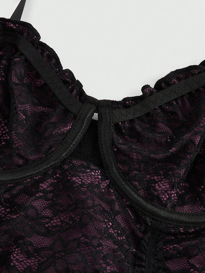 ROMWE Grunge Punk Parte superior gráfica de mujer con escote halter de encaje morado calado y sexy