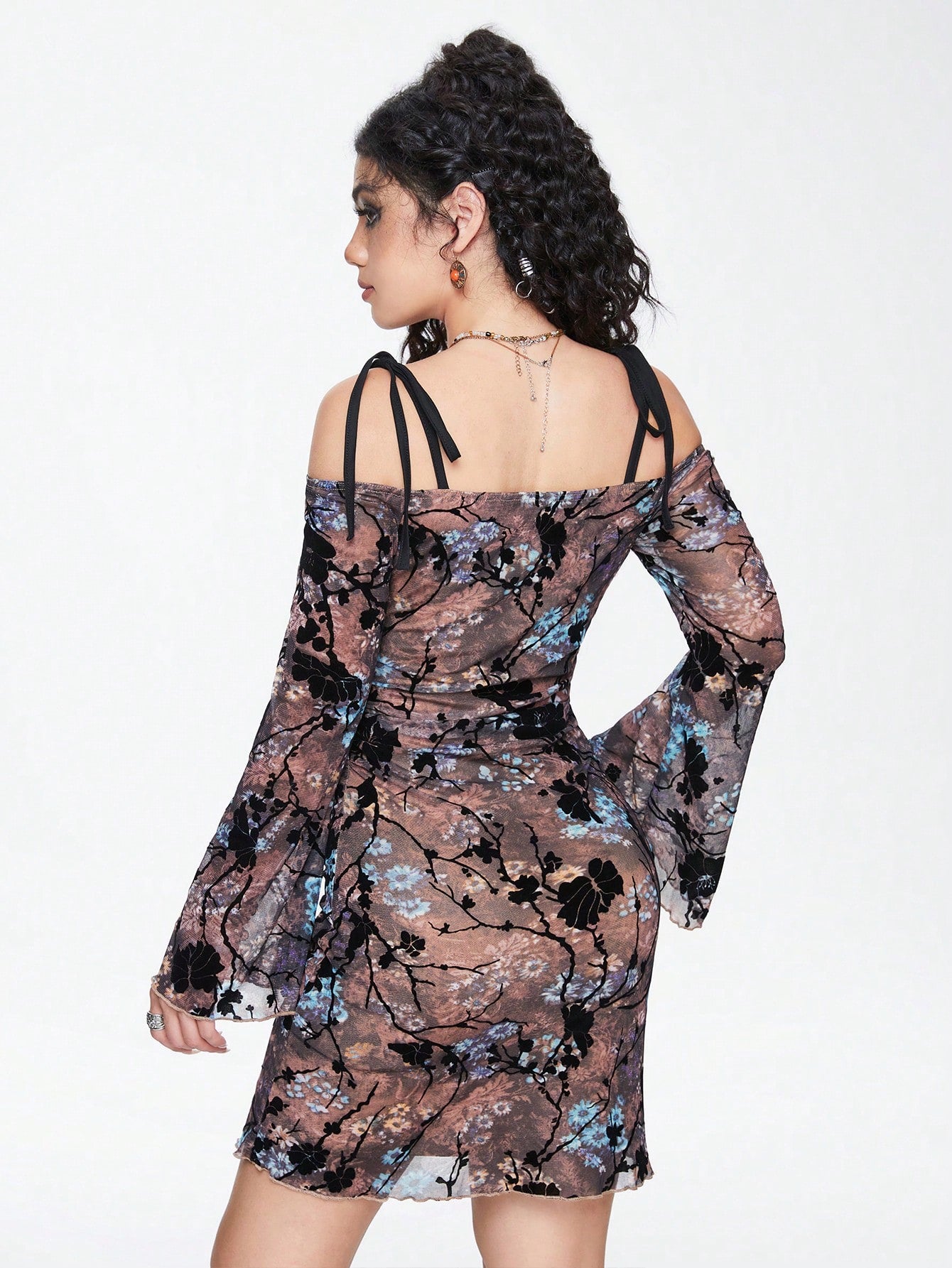 ROMWE Fairycore Vestido de malla con hombros descubiertos y mangas con volantes con diseño floral