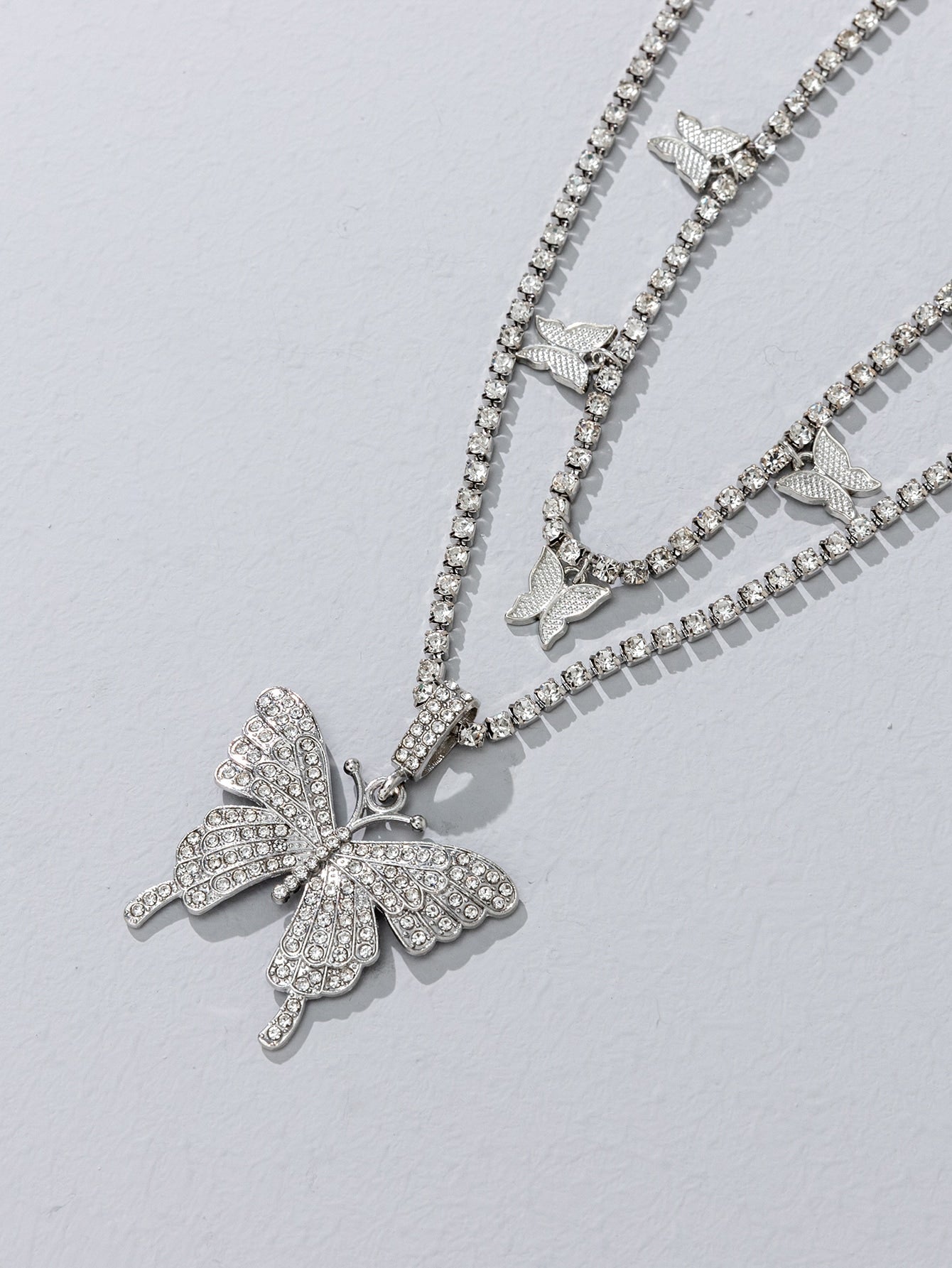 ROMWE 2 piezas Collar con diseño de diamante de imitación con diseño de mariposa