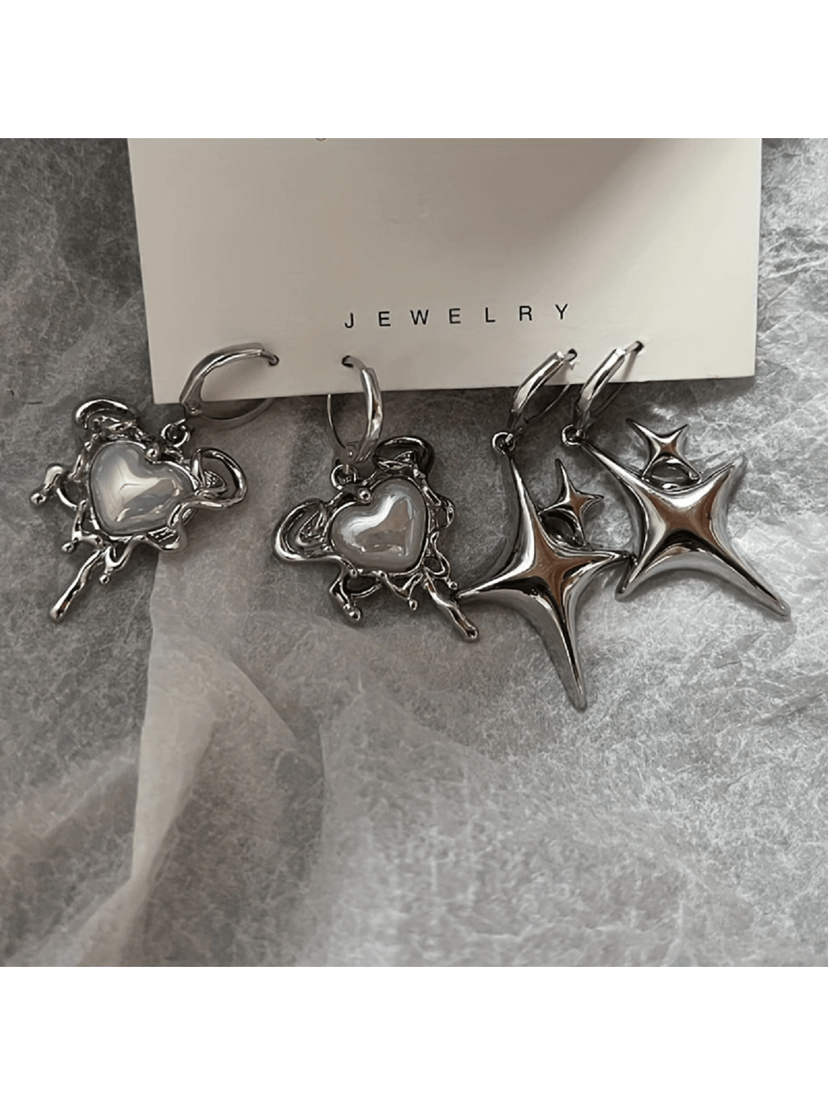 Set de 4 pendientes de gota con diseños de corazón y estrella, un accesorio de joyería con tema Y2K para usar a diario
