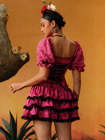 Frida Kahlo X SHEIN X Designer VALERIA GALIPOLI Vestido mini con cuello de corazón, mangas de globo de encaje, volantes multicapa en el dobladillo, vestido elegante de verano