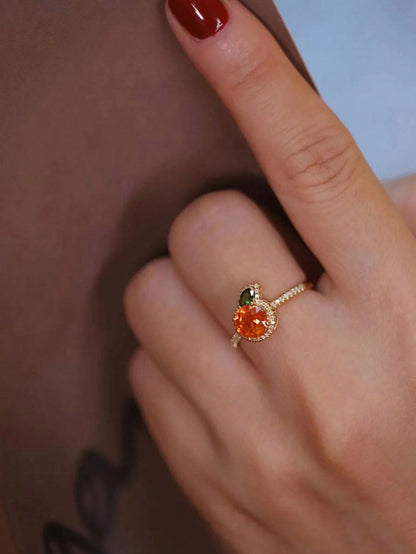 Anillo de oro con decoración de diamantes cúbicos de circonio y manzana en forma de caja de regalo, adecuado para uso diario de las mujeres y como regalo