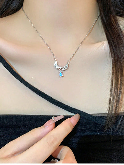 1 pieza Collar con colgante de alas de mariposa brillante, diseño delicado, textura de alta calidad, gargantilla versátil para mujeres