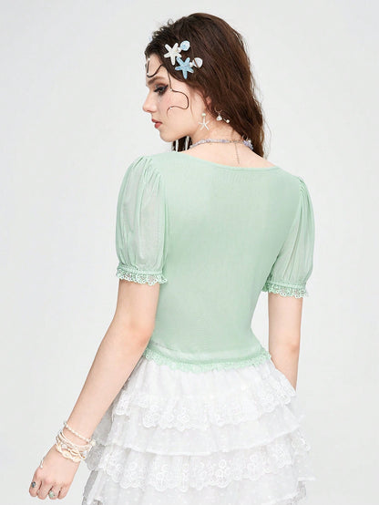 ROMWE Fairycore Blusa para mujer con cuello cuadrado, manga acampanada con vuelo y bordado de conchas y abalorios