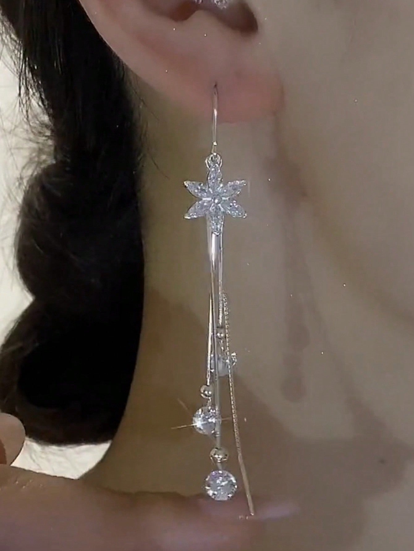 1 Par (2 Piezas) Elegante Pendientes De Rosca Para Mujeres Que Combinan Con Todo, Con Flores Y Borlas