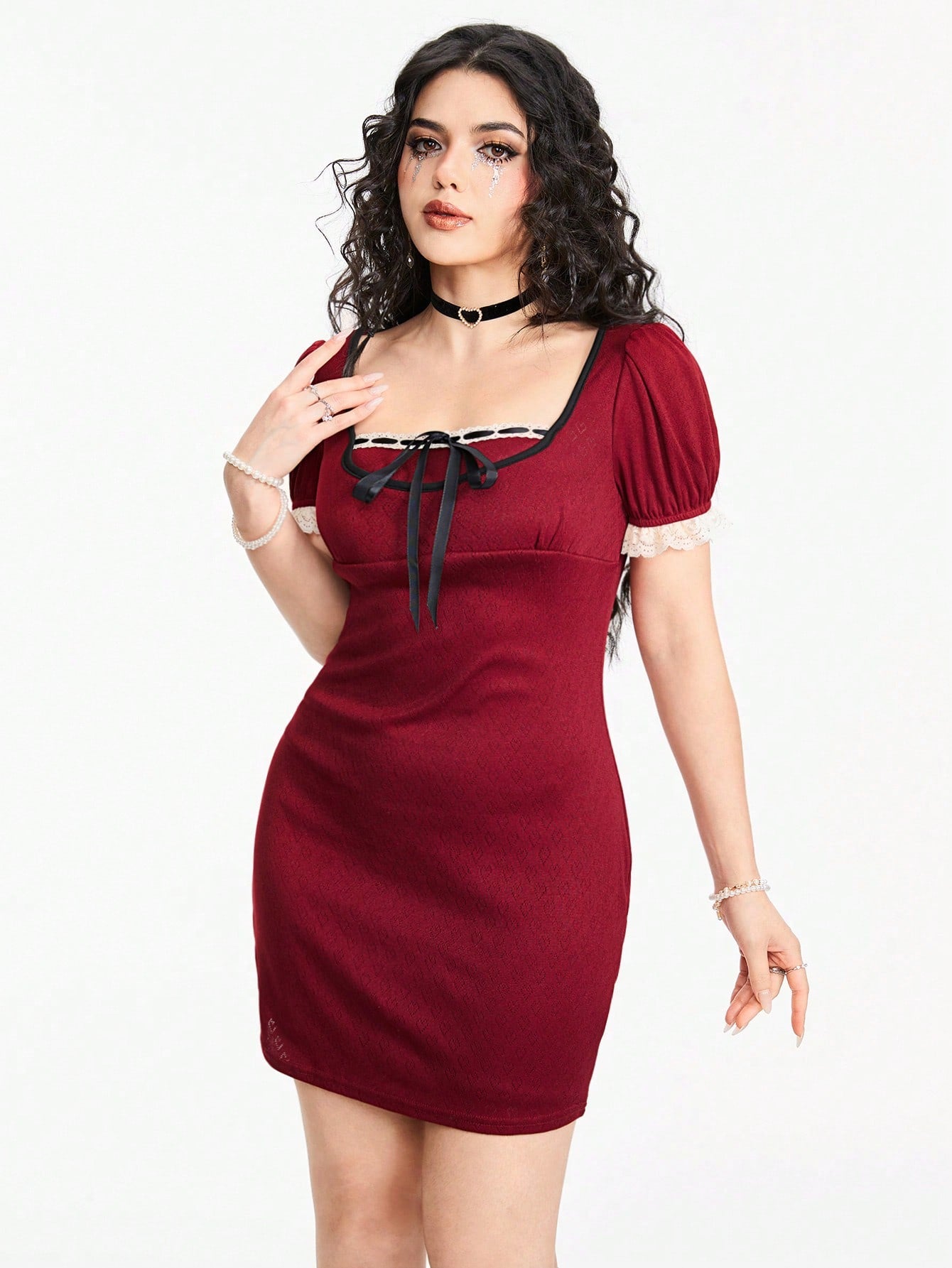 ROMWE Kawaii Vestido de punto de mujer con jacquard de corazón y diseño de color de contraste, sexy cinta de lazo para ajustar ajustado