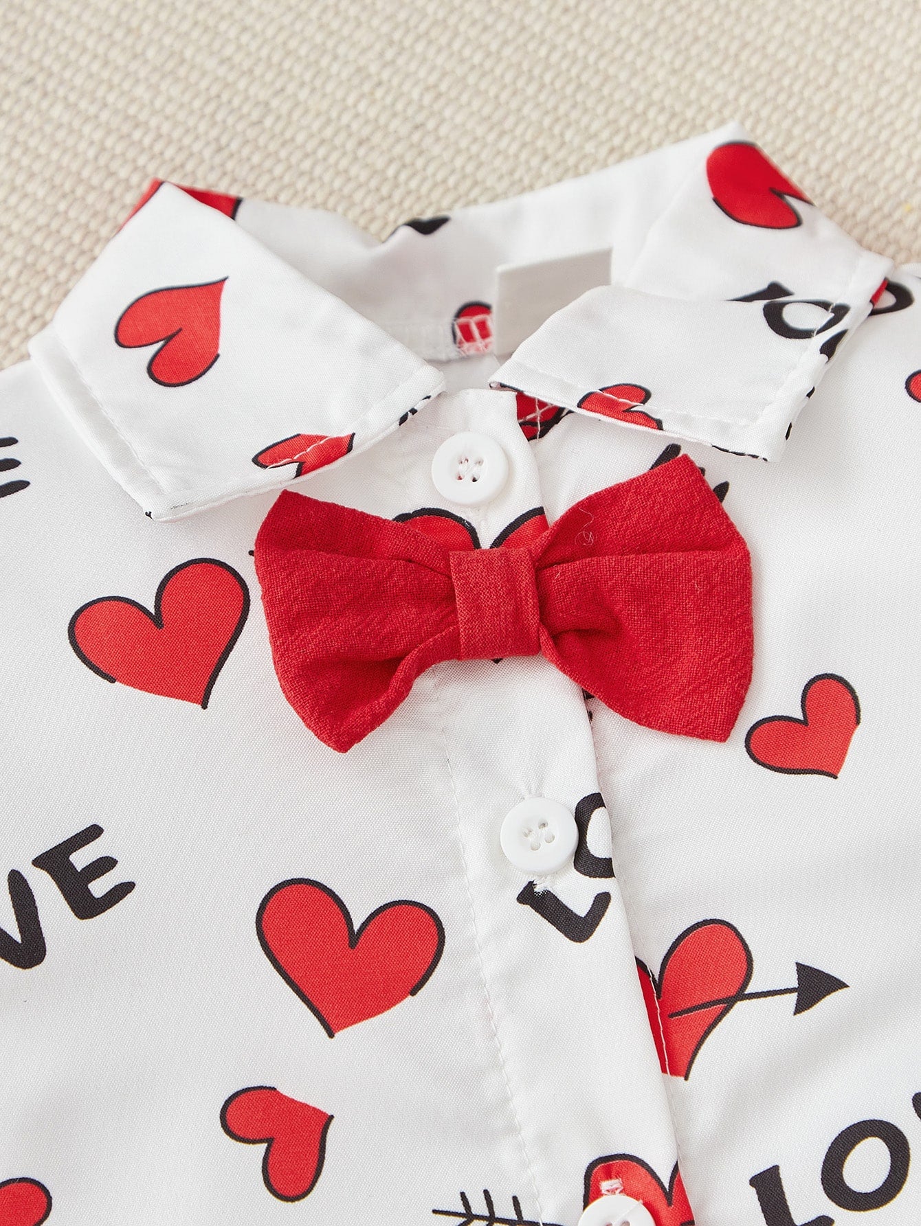 Bebé niño Camisa con estampado de corazón y letra con shorts