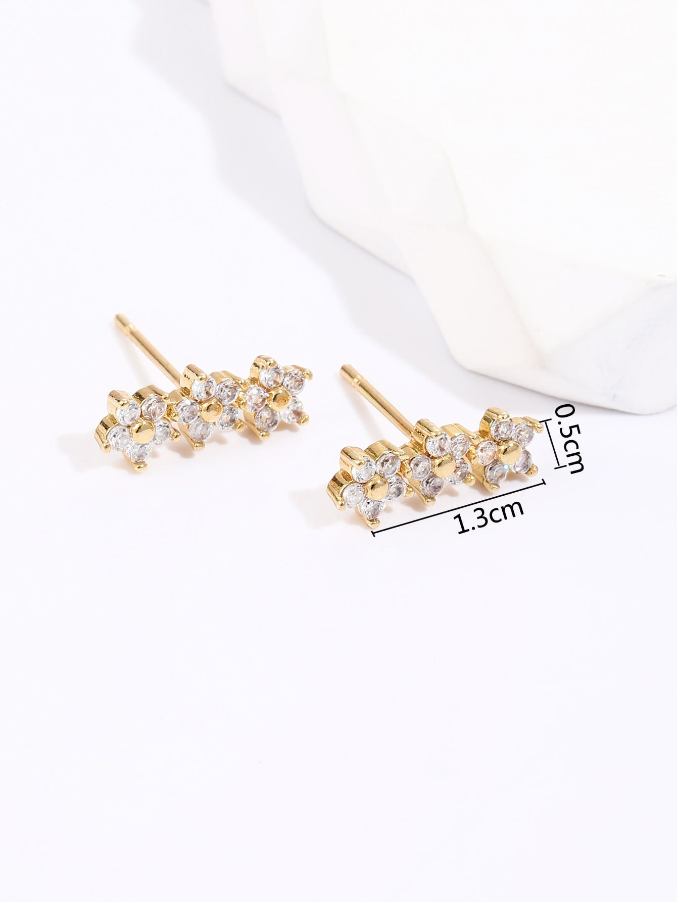 C3012 1 pieza pendientes de tachuela con diseño de flor zirconia cúbica joya de cobre