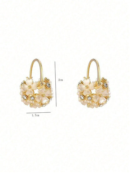 1 Par De Aretes De Lujo Con Bola De Flor De Concha Para Mujeres Que Pueden Usarse A Diario