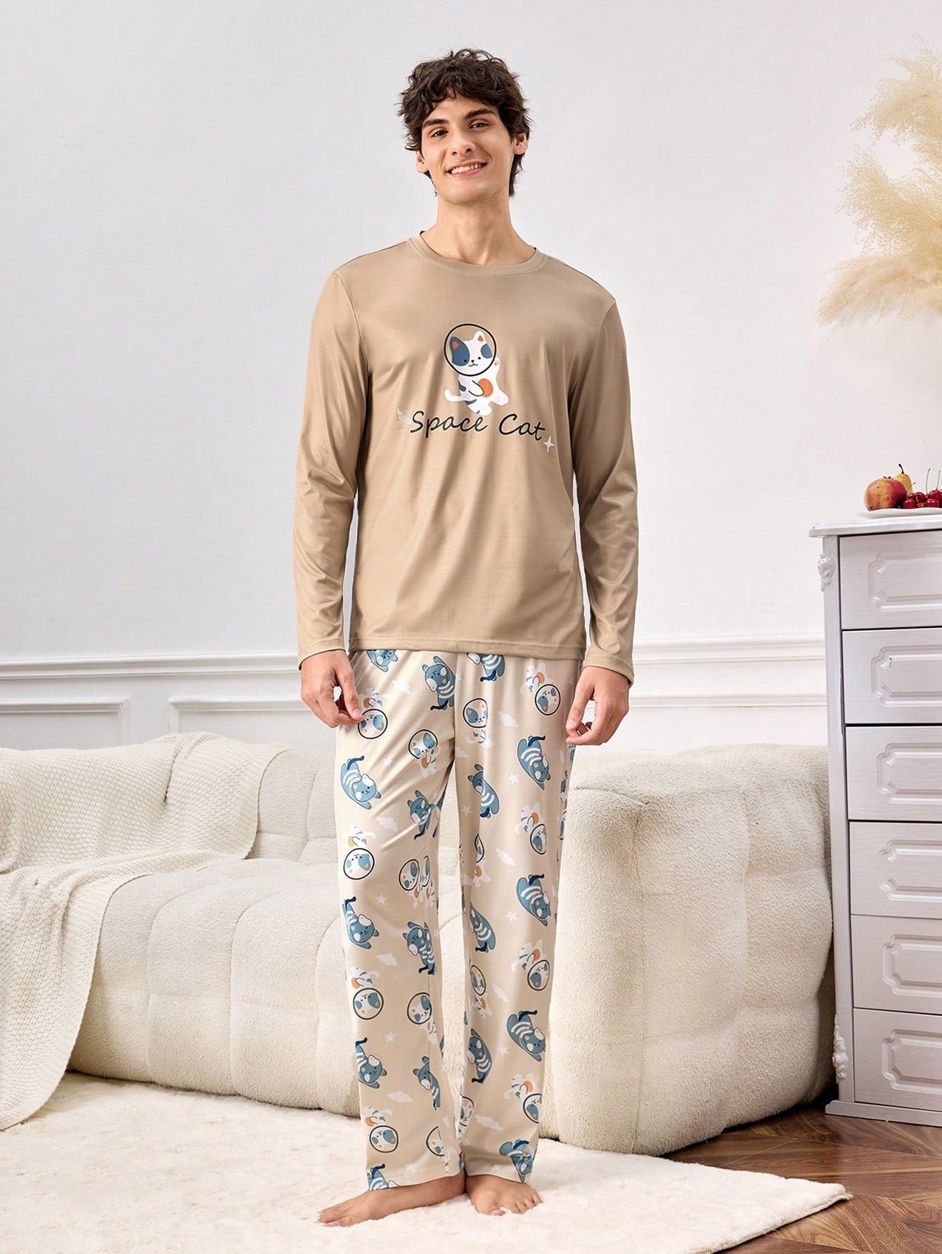 Conjunto de ropa de estar en casa con camisa de cuello redondo de manga larga y pantalones casuales con estampado total para hombre