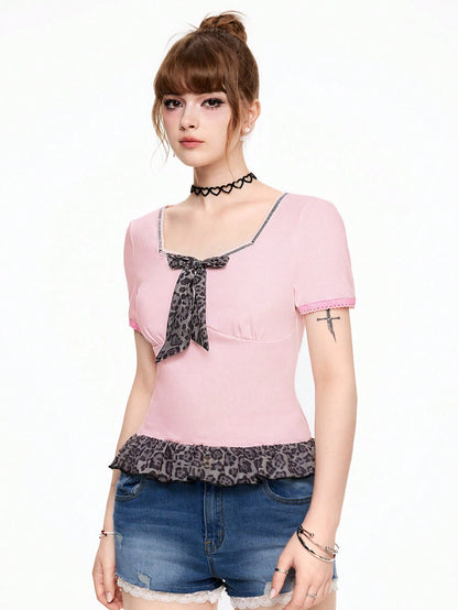 ROMWE Kawaii Camiseta de señora de cuello de escote redondo con detalles de estampado de leopardo y lazo, ajustada en la cintura