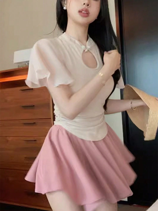 DAZY Elegante camiseta con mangas de volantes y cuello Qipao arrugada y diseño de calado para mujer en verano