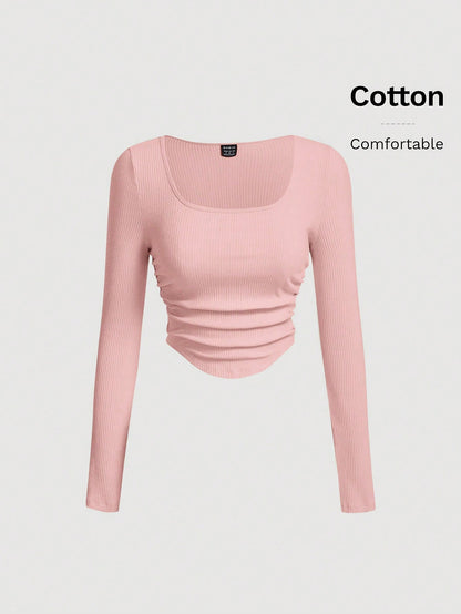 SHEIN MOD Camiseta de cuello scoop fruncido bajo curvo