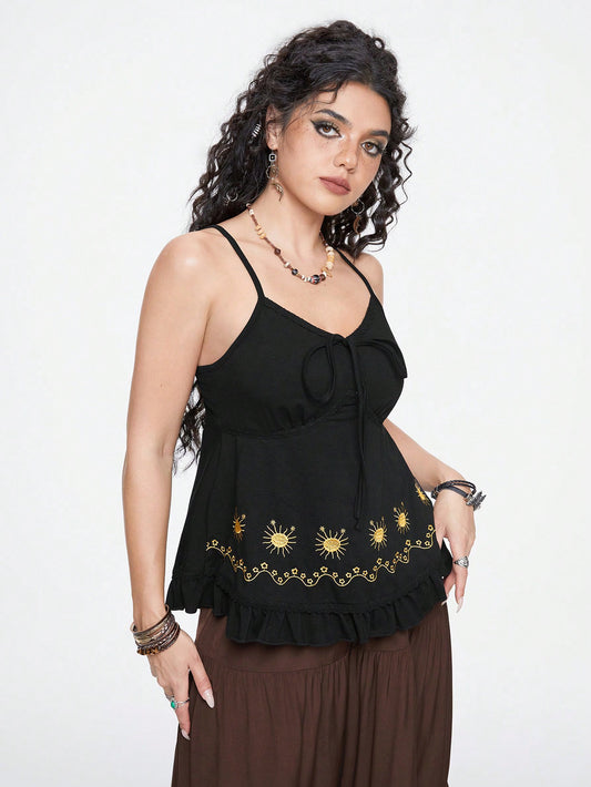 ROMWE Fairycore Top de tirantes con diseño de bordado floral y dobladillo con volantes