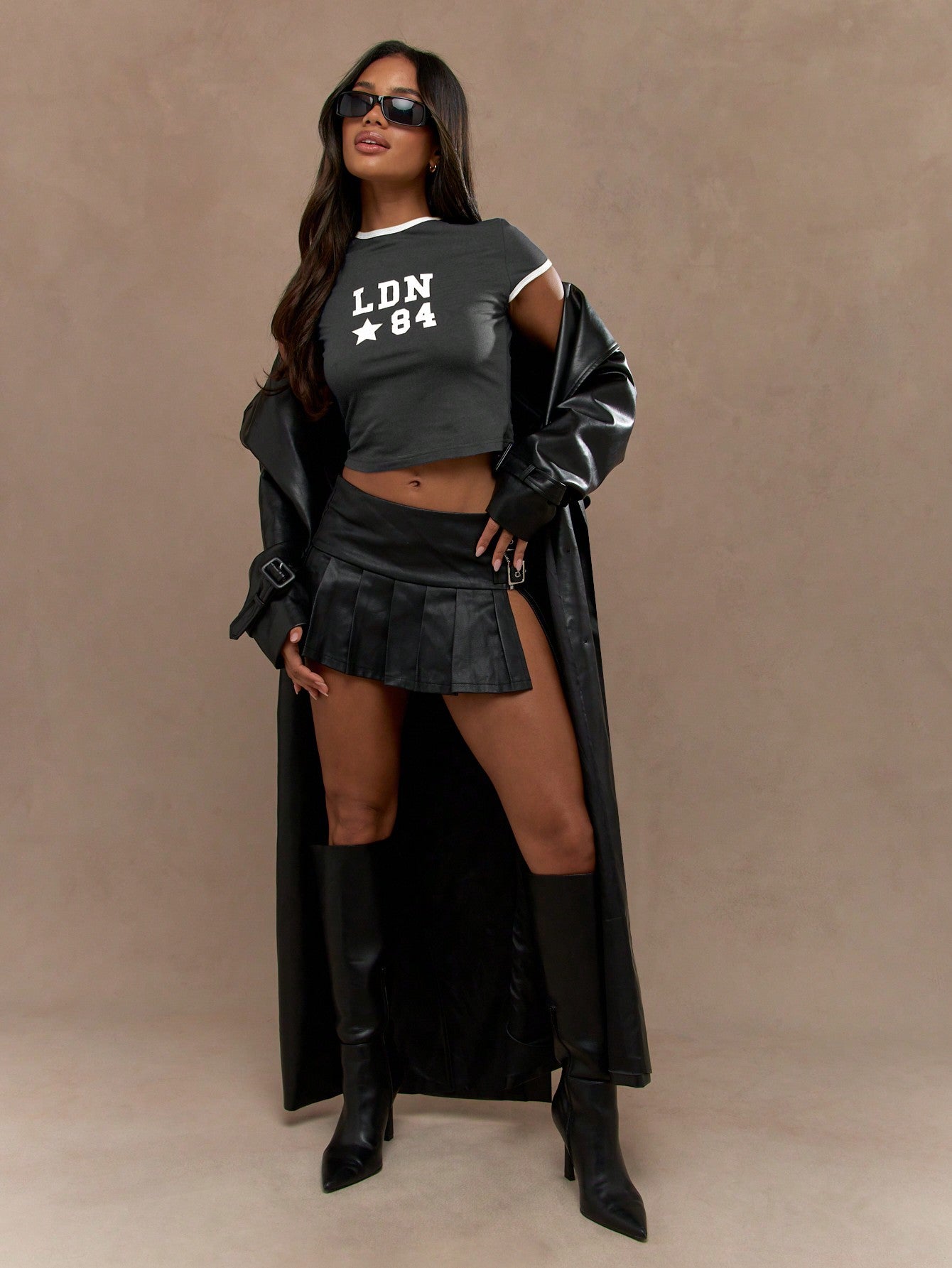 MISSGUIDED Camiseta con estampado frontal "Lndn *84" y ribete de contraste para bebé