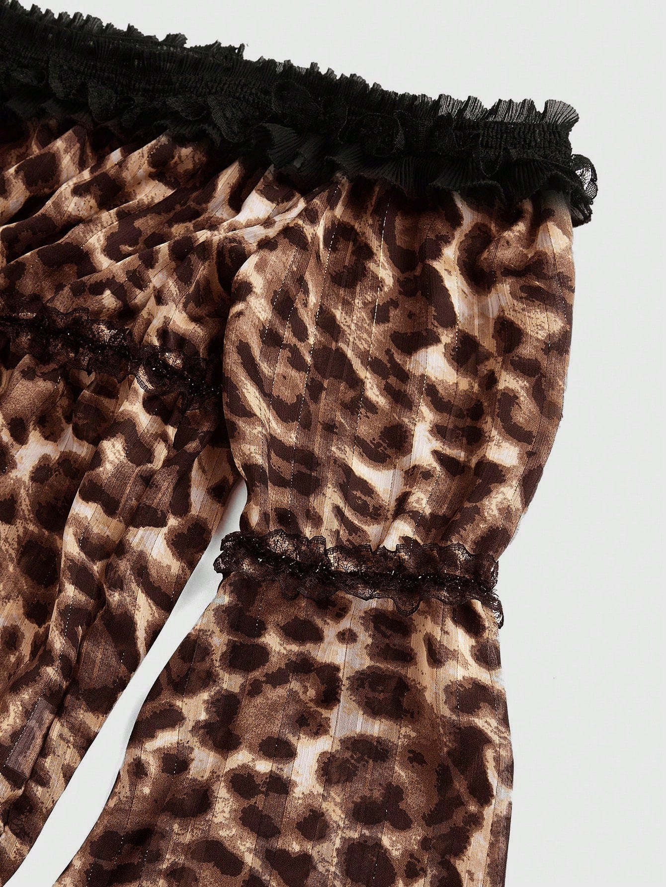 ROMWE Hippie Blusa de mujer de manga de campana asimétrica con hombros descubiertos, de gasa con estampado metálico de leopardo y malla
