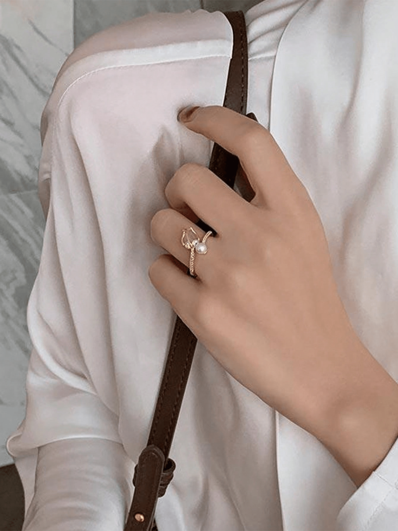 1 Anillo De Forma De Botón De Tulipán Blanco Con Perla Simulada Y Piedra De Ojo De Gato