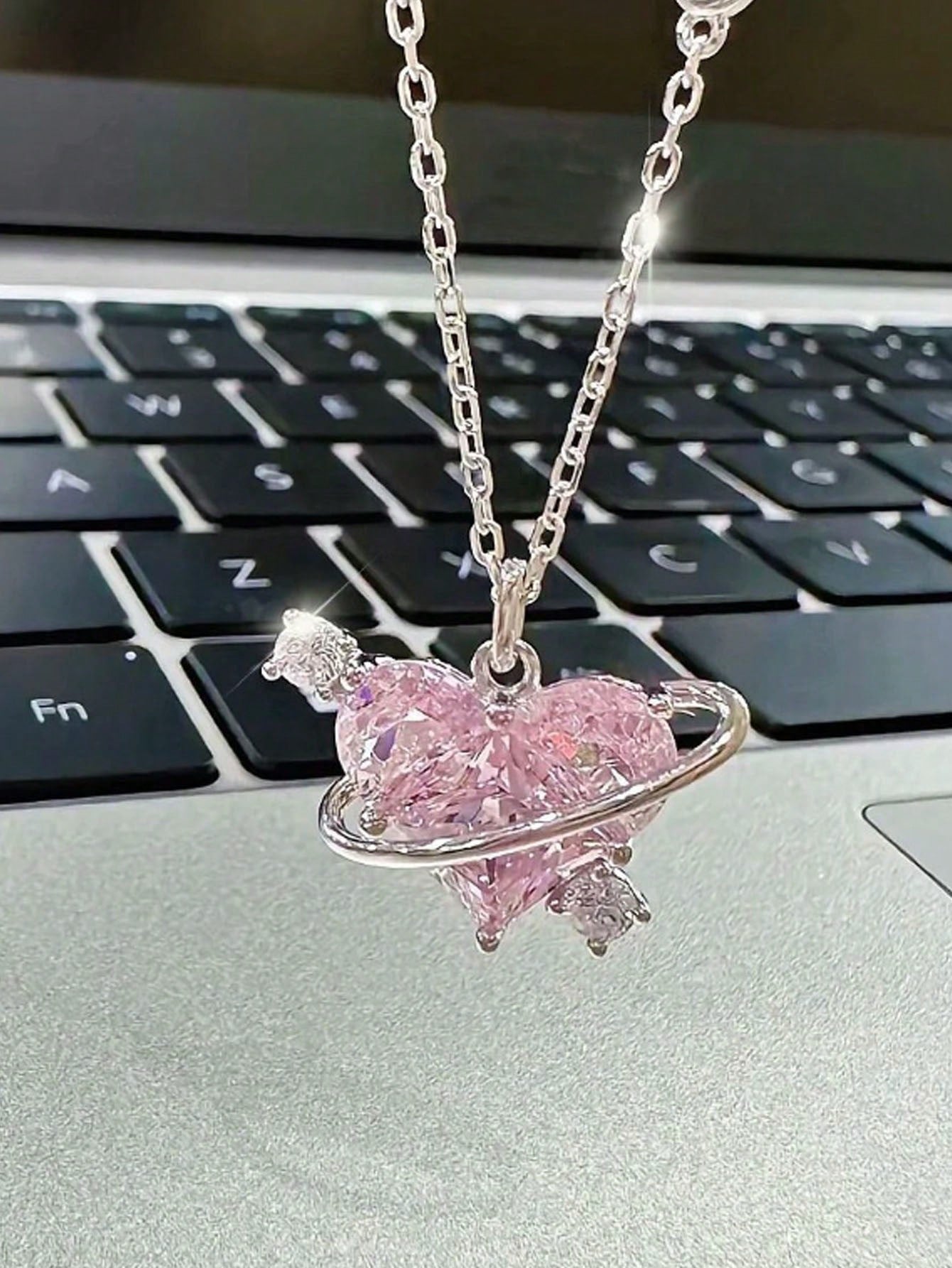 1 Collar De Clavícula Con Colgante De Planeta Con Temática De Amor De Diseño Poco Común, El Mejor Regalo Para Novia O Amigos
