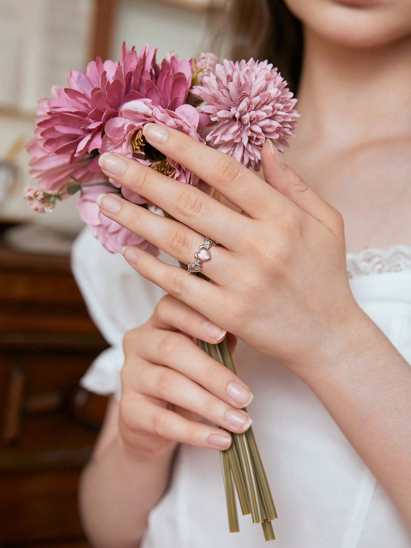 ROMWE Kawaii 1 pieza Anillo abierto moda hierro de aleación con adorno de corazón para mujeres para decoración diaria