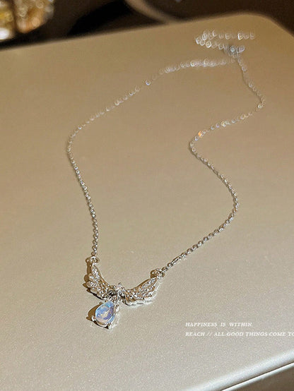 1 pieza Collar con colgante de alas de mariposa brillante, diseño delicado, textura de alta calidad, gargantilla versátil para mujeres