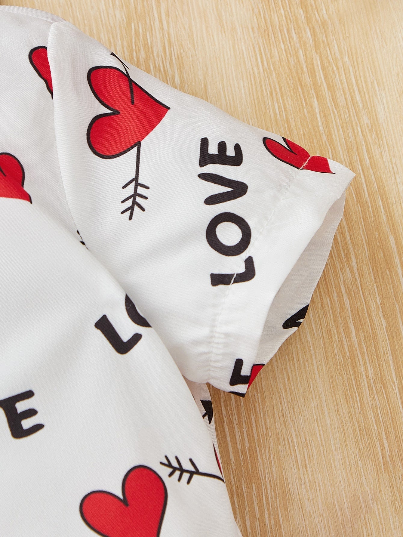 Bebé niño Camisa con estampado de corazón y letra con shorts