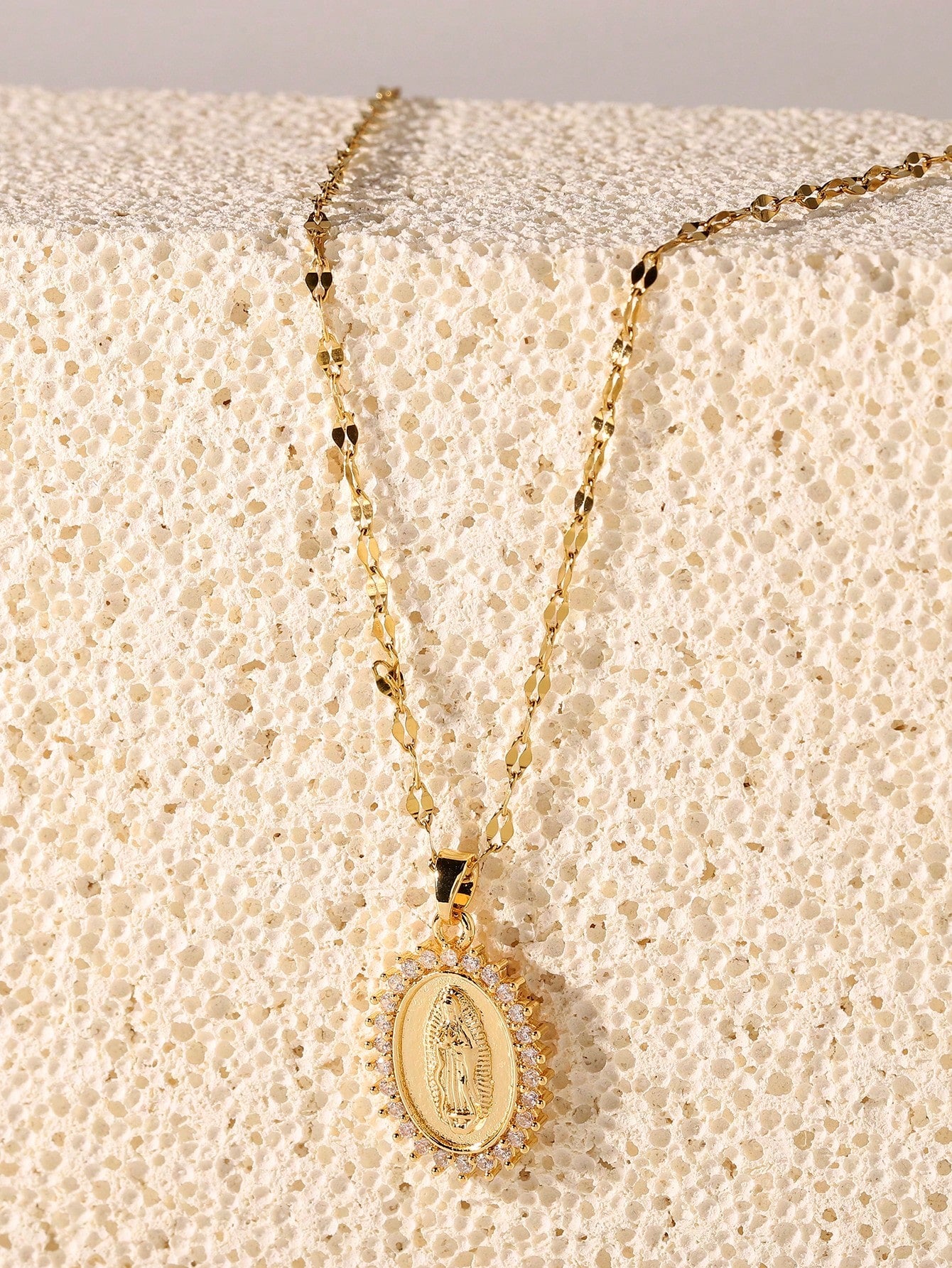 1 pieza Clásico colgante de acero inoxidable de la Virgen María para mujeres, tendencia de moda, joyería, regalo para aniversario, cumpleaños, Día de la Madre