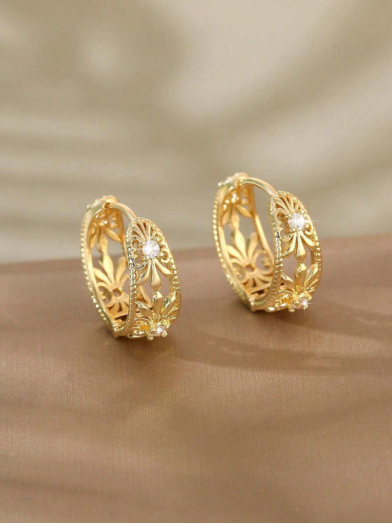 1 Par De Elegantes Pendientes De Círculos Geométricos Con Incrustaciones De Cobre Y Strass, Perfectos Para Una Cita O Como Regalo
