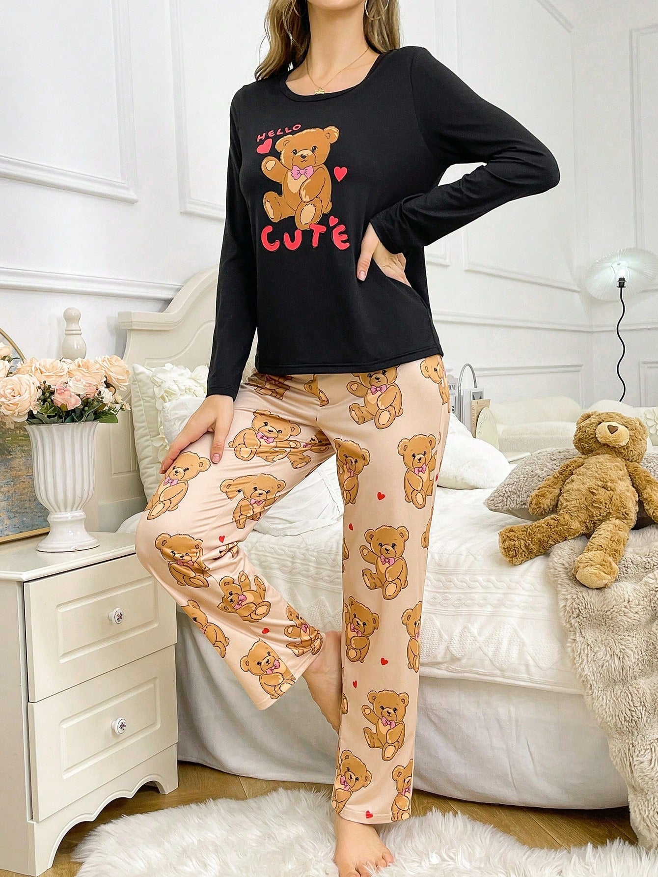 Conjunto de pijama de mujer con top de manga larga y pantalones con estampado de oso de dibujos animados, corazón y letras