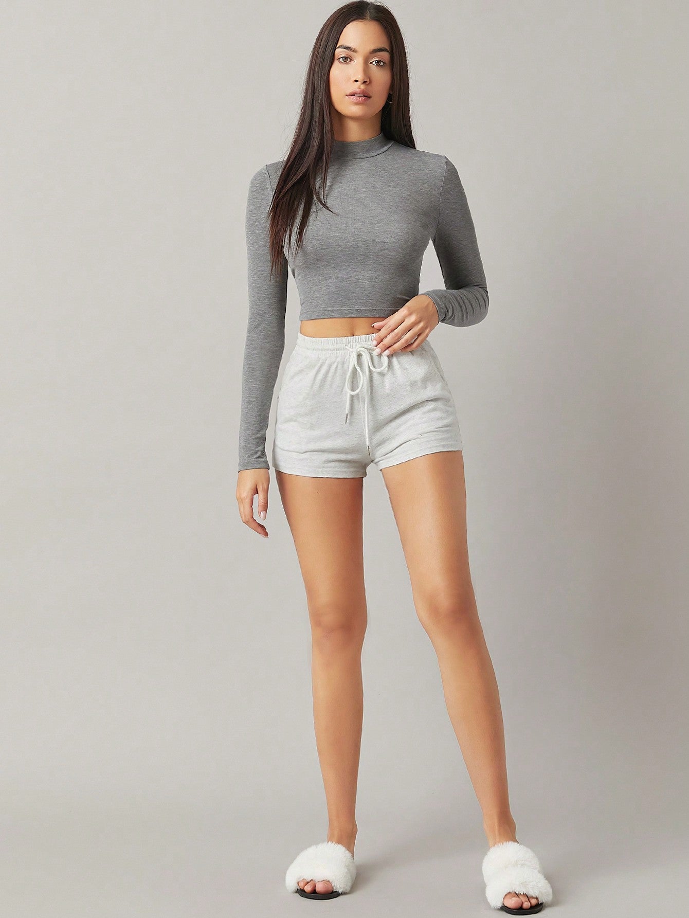 SHEIN BASICS Camiseta corta unicolor de cuello alto