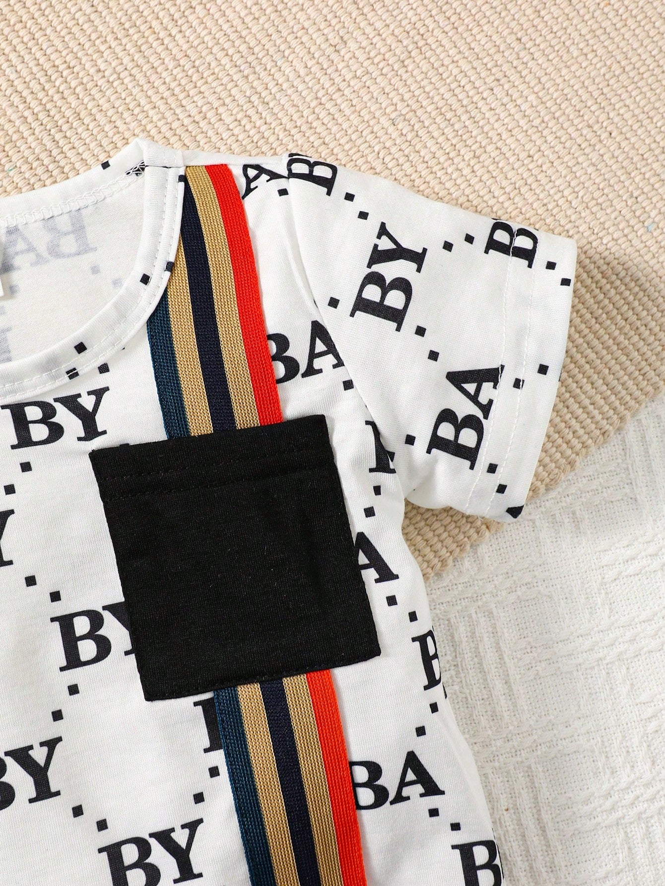 Bebé niño Conjunto shorts con camiseta con estampado de rayas y letra
