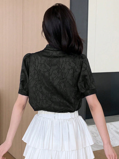 Dazy Star Camisa de manga corta de cuello alto de Jacquard unicolor para mujer para el verano
