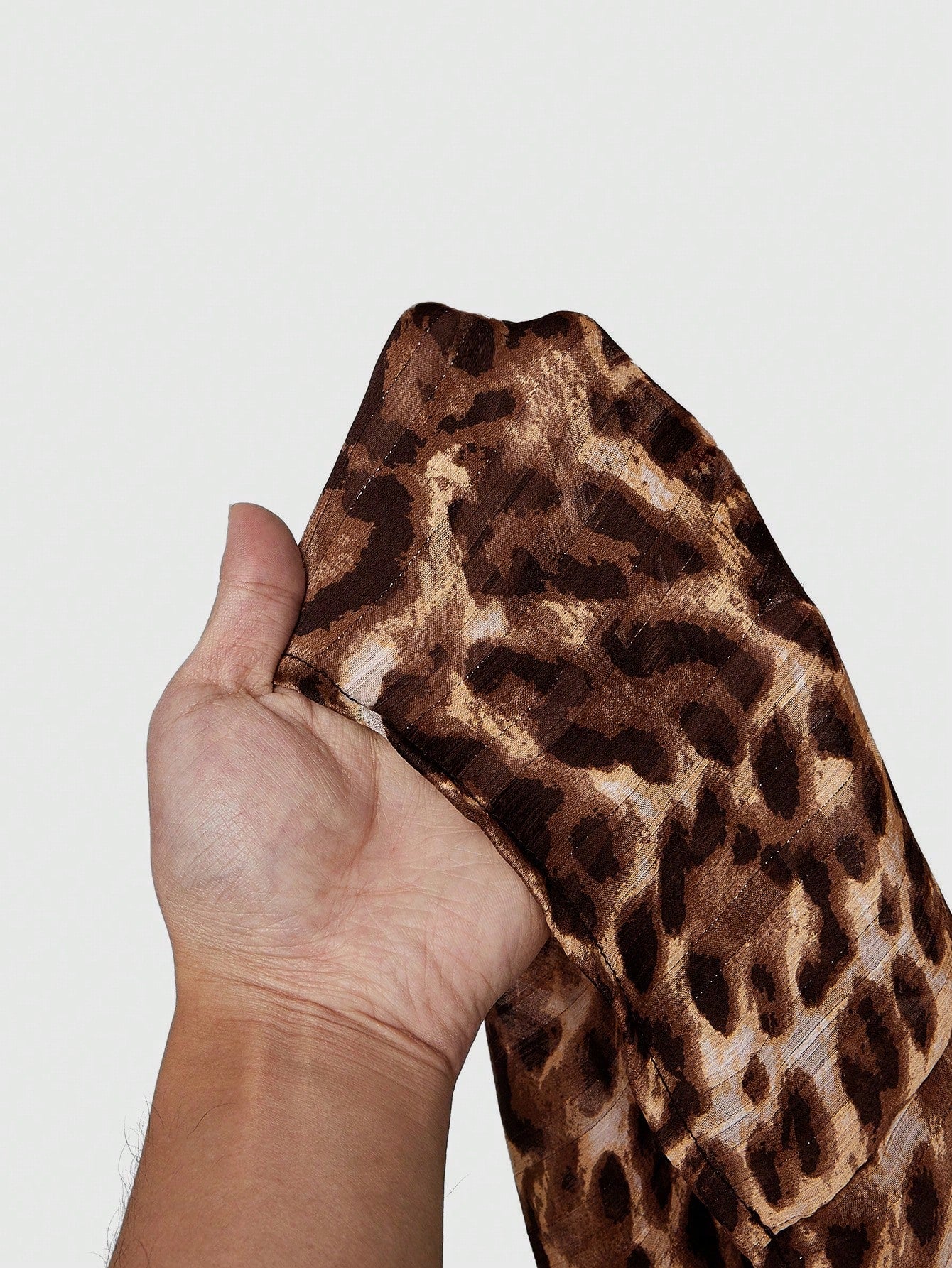 ROMWE Hippie Blusa de mujer de manga de campana asimétrica con hombros descubiertos, de gasa con estampado metálico de leopardo y malla