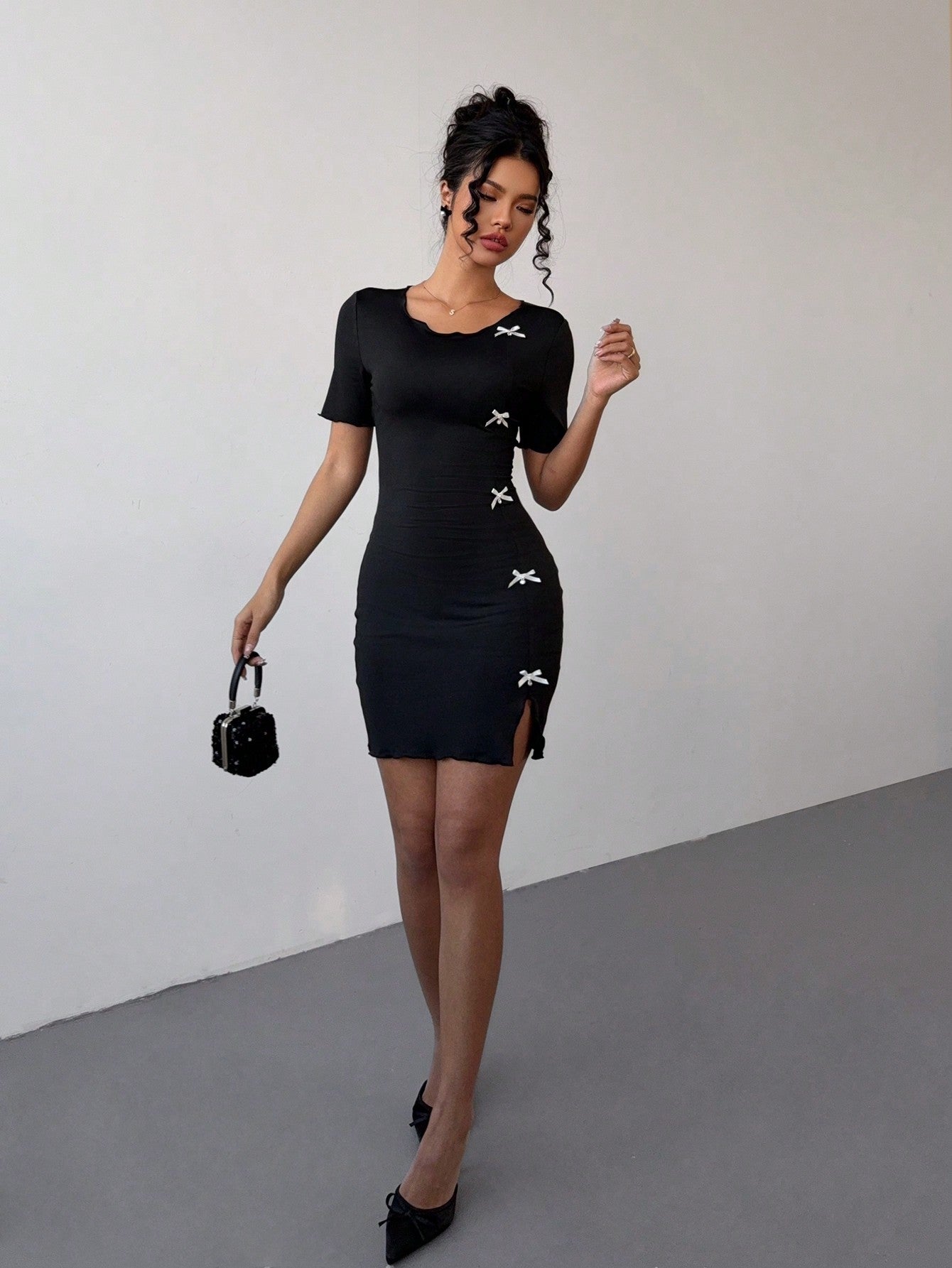 Rafferiza Vestido entallado de mujer de color negro sólido con lazo en la cintura