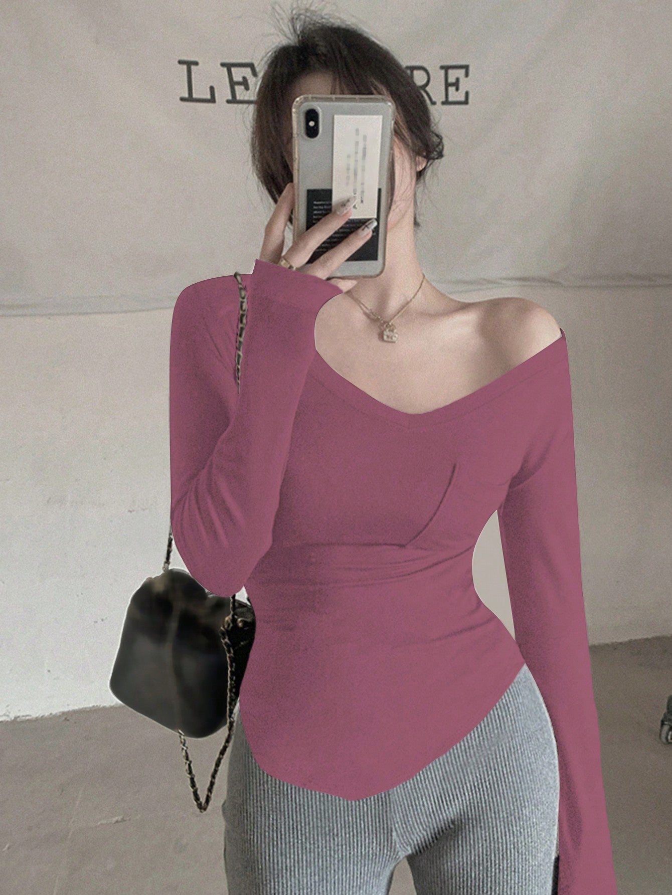 DAZY Camiseta ajustada de manga larga de cuello en V de unicolor con bolsillo para mujer, primavera y verano