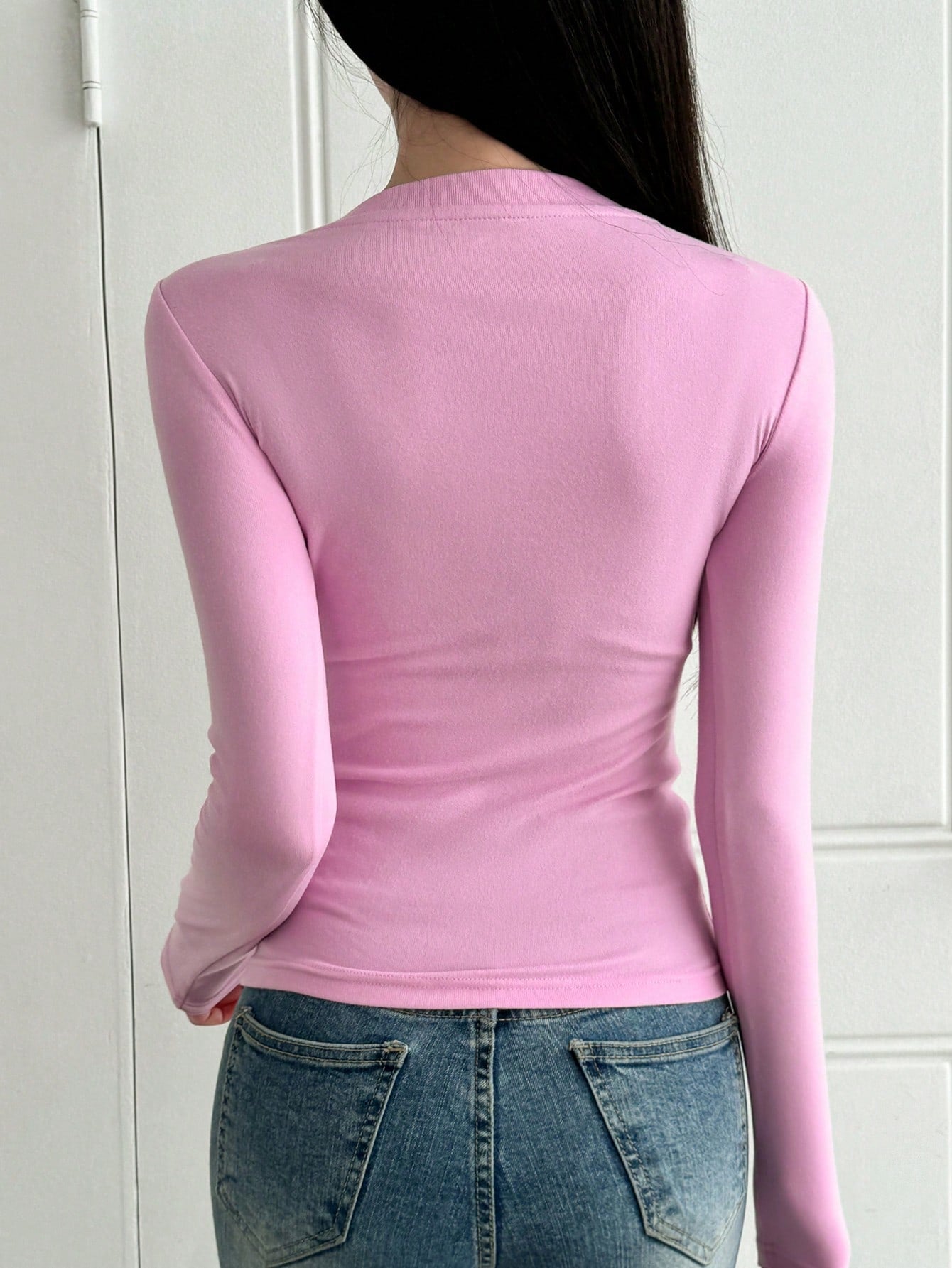 DAZY Camiseta larga y ajustada de manga larga en unicolor para mujer de primavera/verano con tapeta con botones