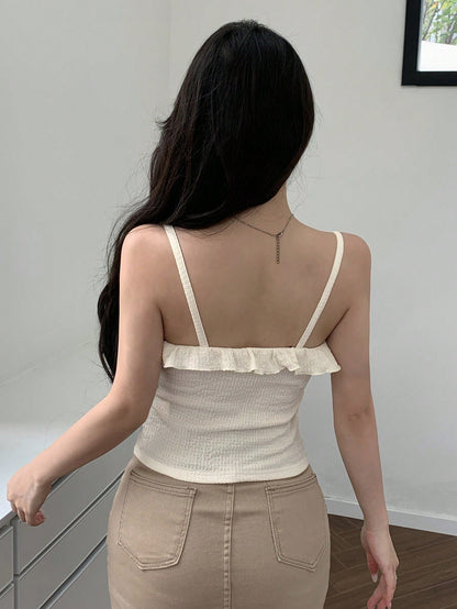Dazy Designer Top De Camisola De Tela Texturizada Ajustado De Damas En Color Albaricoque Con Borde Con Volantes