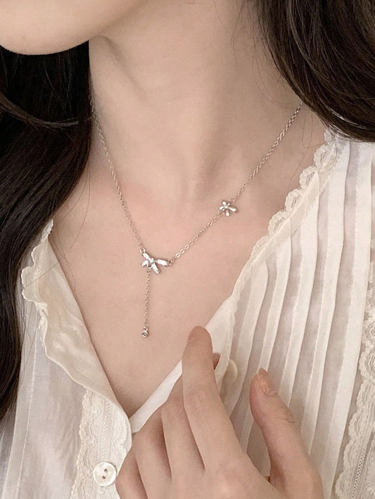 DAZY Collar colgante de lujo y moda con detalle de lazo de estrás en forma de gota de agua que combina con todos los atuendos