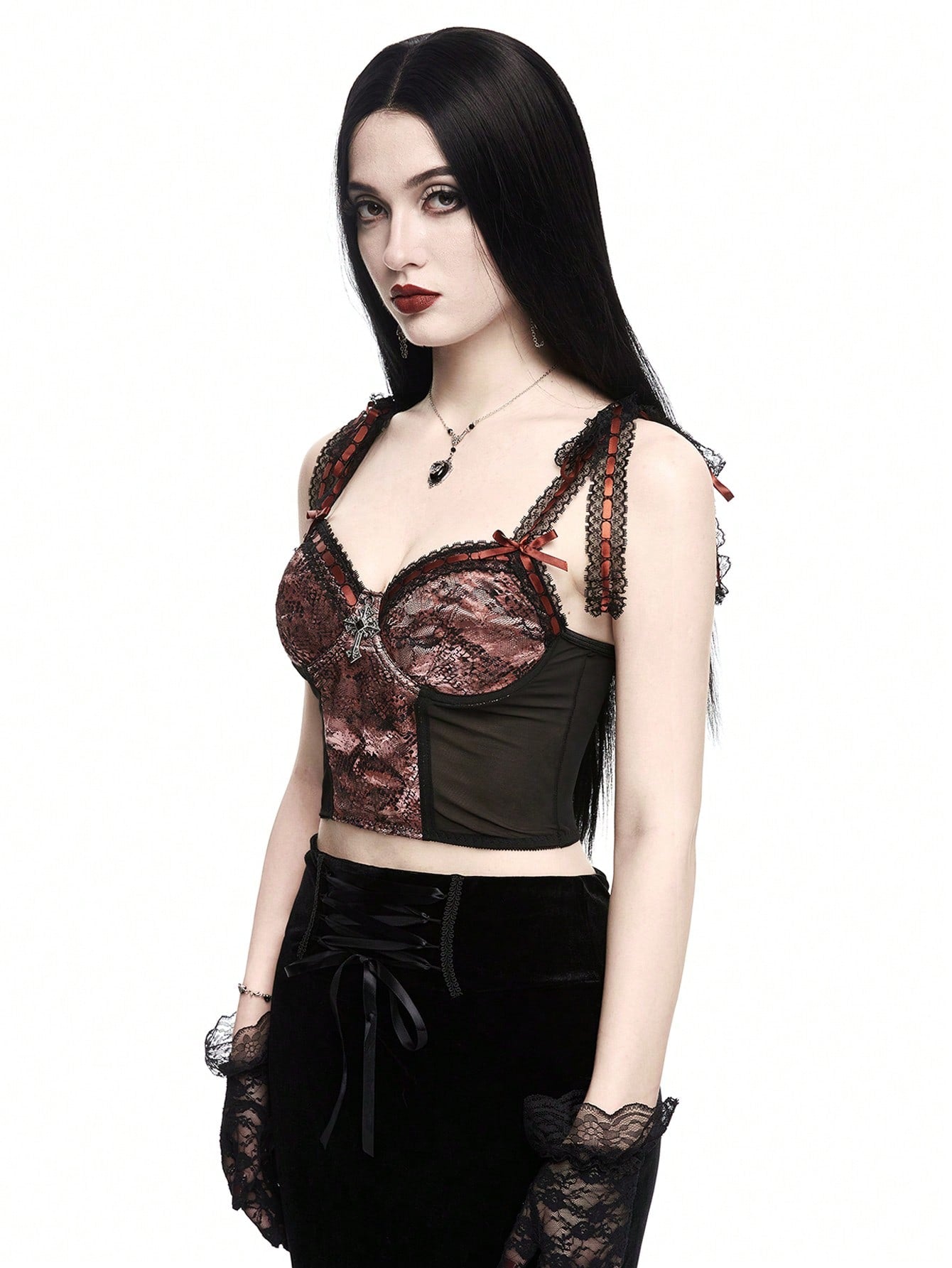 ROMWE Goth Top de tirantes de malla con estampado de serpiente para mujer con colgante cruzado, diseño de lazo y encaje