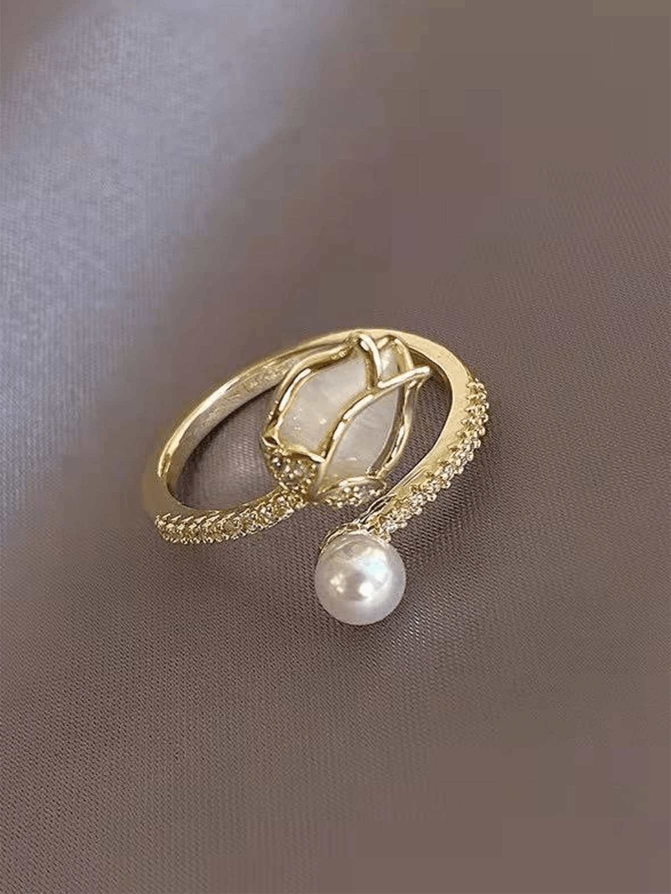 1 Anillo De Forma De Botón De Tulipán Blanco Con Perla Simulada Y Piedra De Ojo De Gato