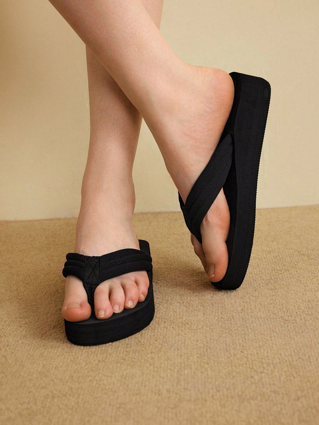 Zapatos de mujer ligeros y minimalistas, sandalias de dedo con detalles de pespunte negro para zapatos de vacaciones de verano, rebajas de verano, zapatos de vuelta al colegio, zapatos de estudiante universitario.